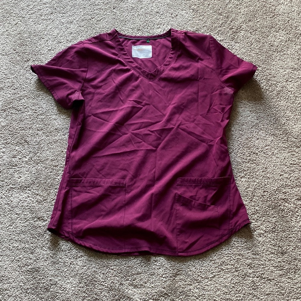 Skechers by Barco Burgundy V-Neck Medical Scrub Top Utility Pockets SIZE M